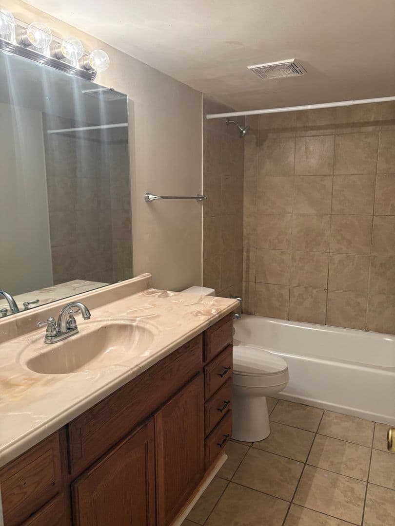 Columbia Apartment: 708 Old Manor Road