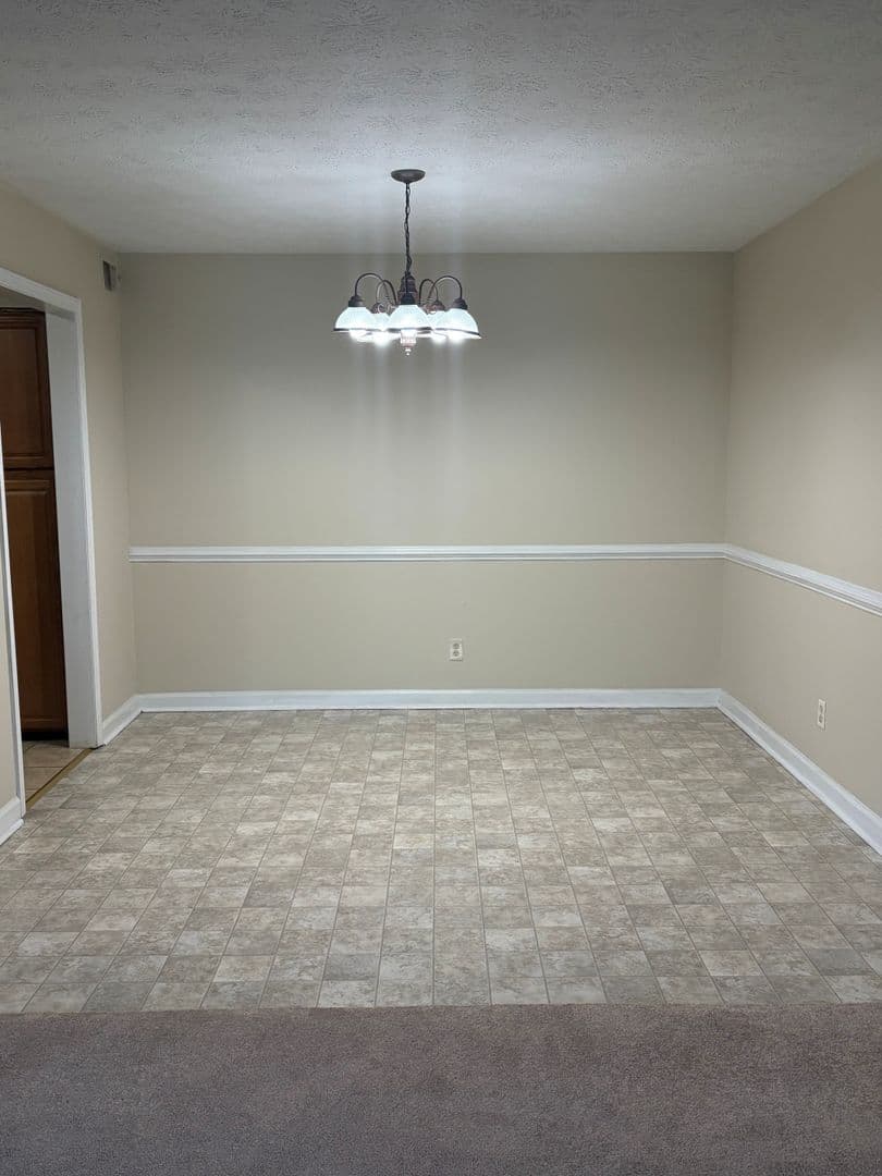 Columbia Apartment: 708 Old Manor Road