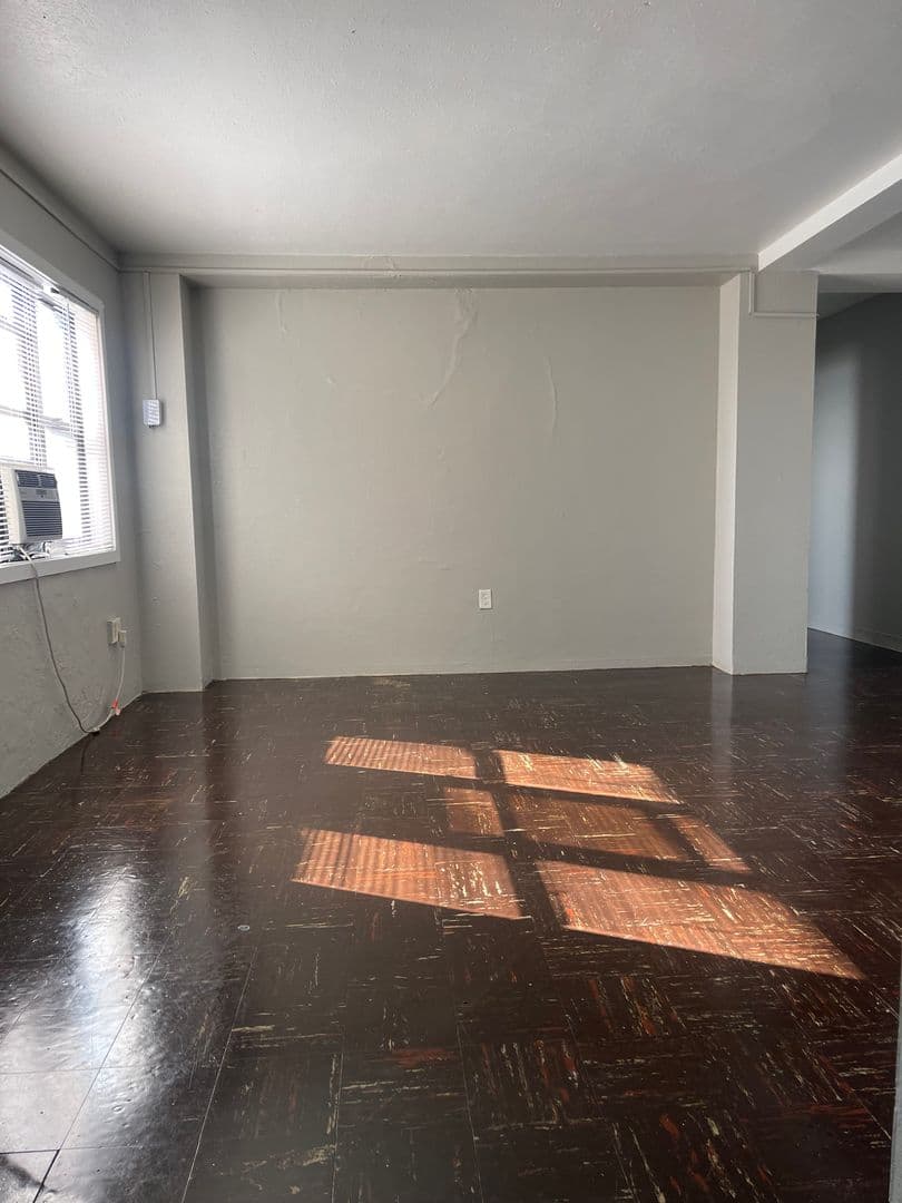 Columbia Apartment: 1230 Pendleton Street