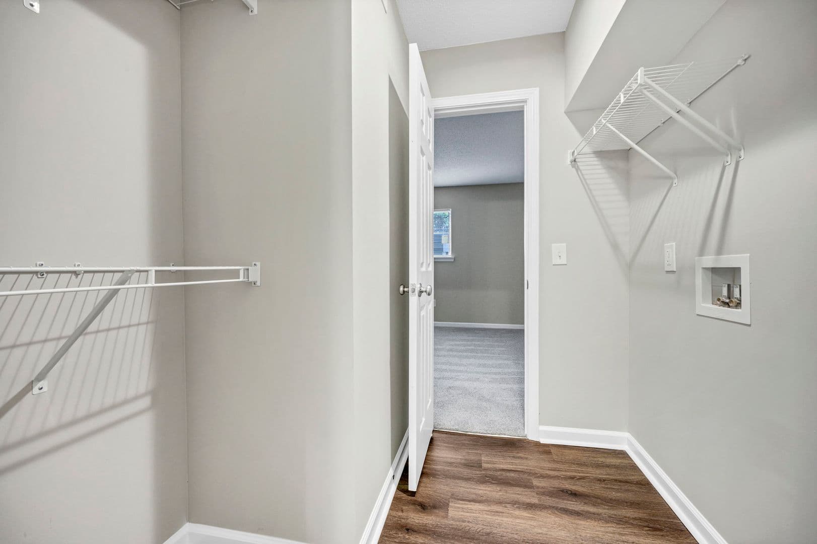 Columbia Apartment: 404 Old Manor Road
