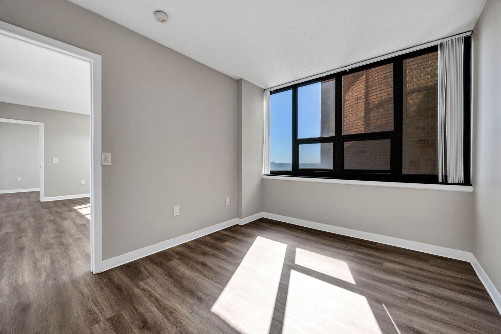 Columbia Apartment: 1100 Wheat Street 806