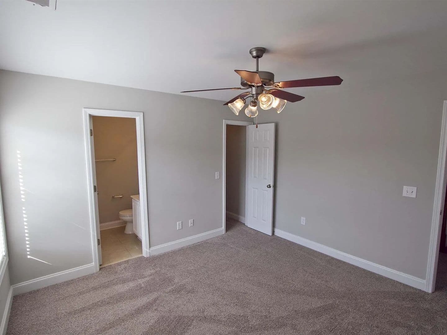 Columbia House: 811 Forest Park Road