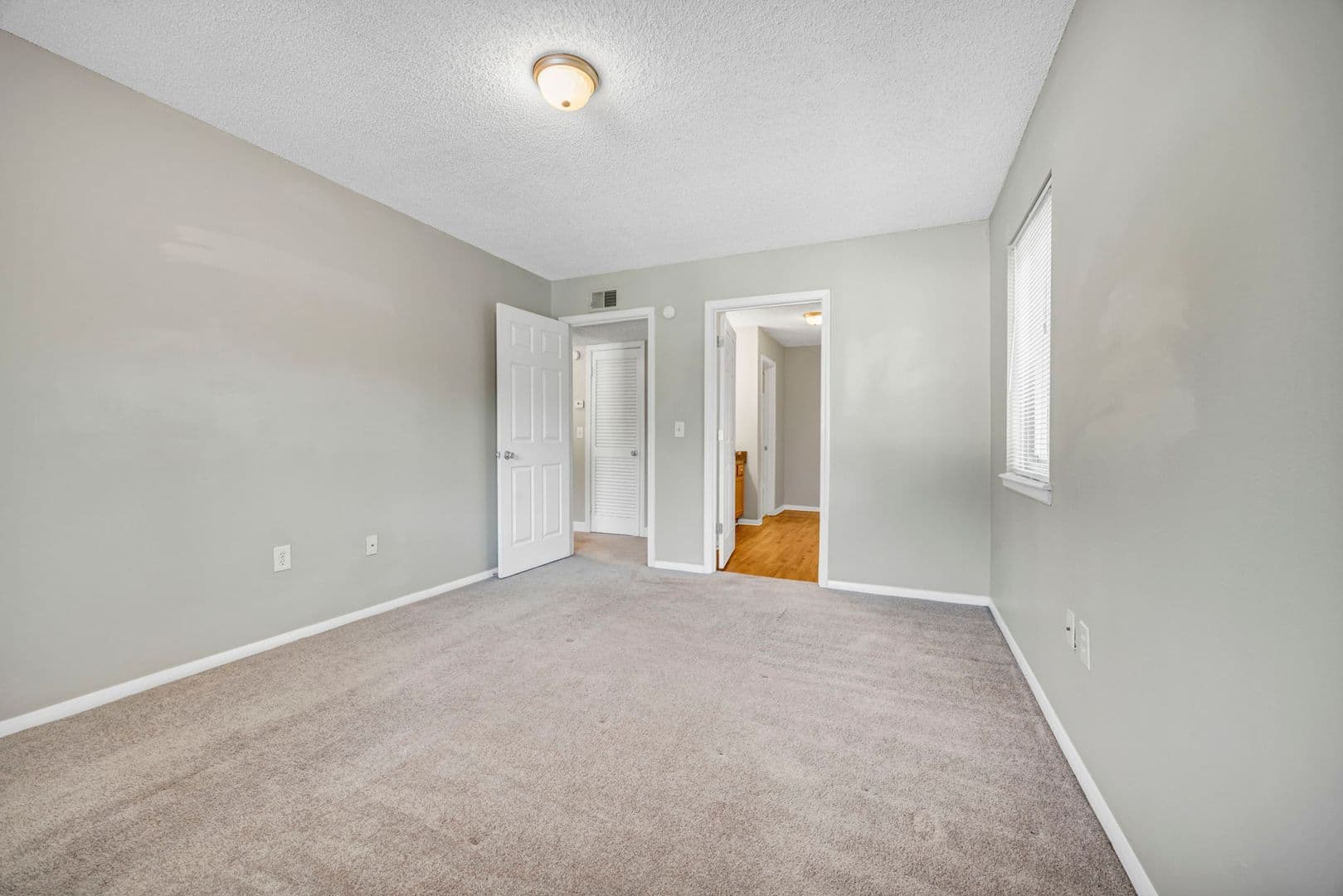 Columbia Apartment: 6530 Davidson Road C8