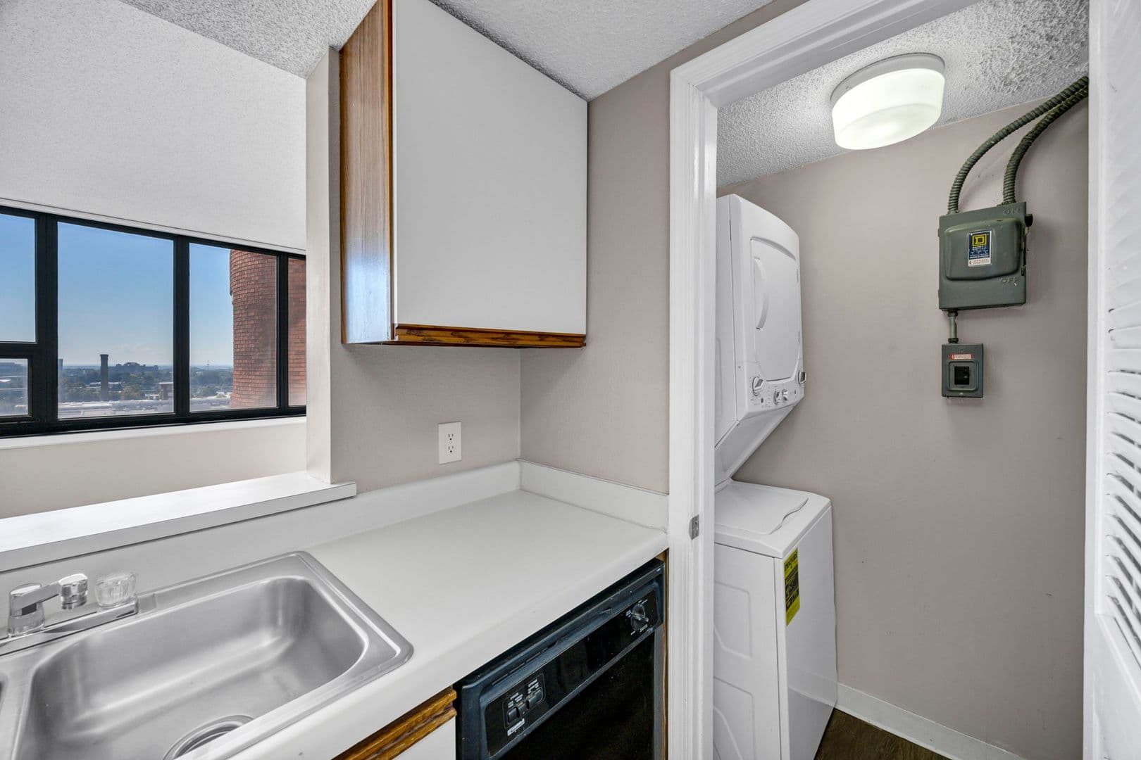 Columbia Apartment: 1100 Wheat Street 806