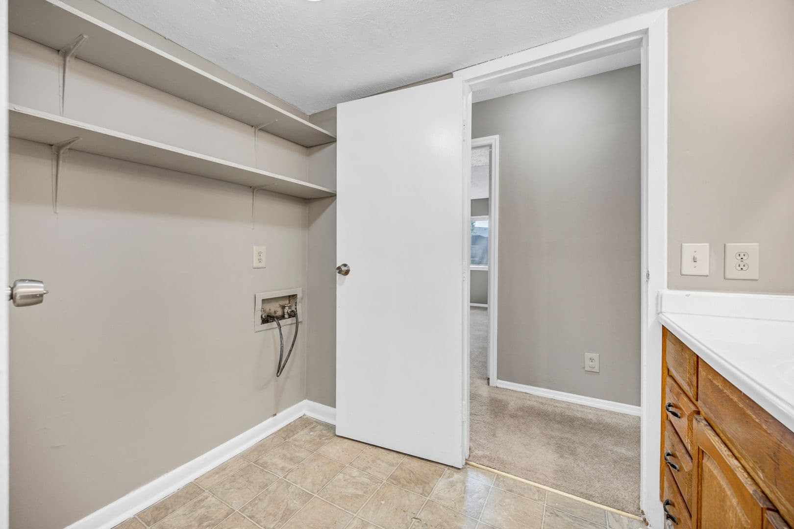 Columbia Apartment: 720 Old Manor Road