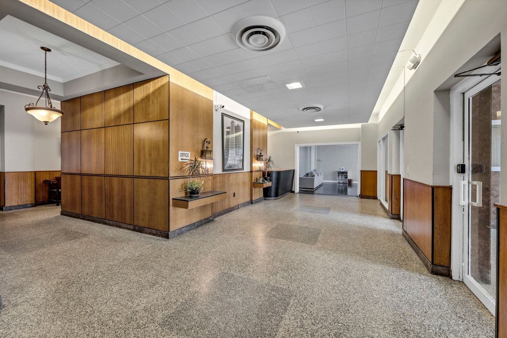 Columbia Apartment: 1230 Pendleton Street