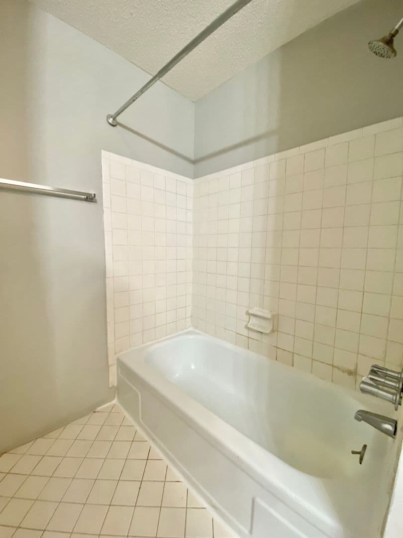 Columbia Apartment: 6530 Davidson Road D1