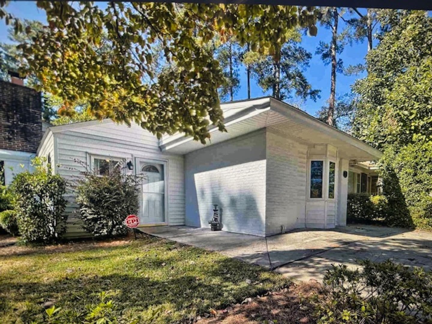 Columbia House: 3023 Manchester Road