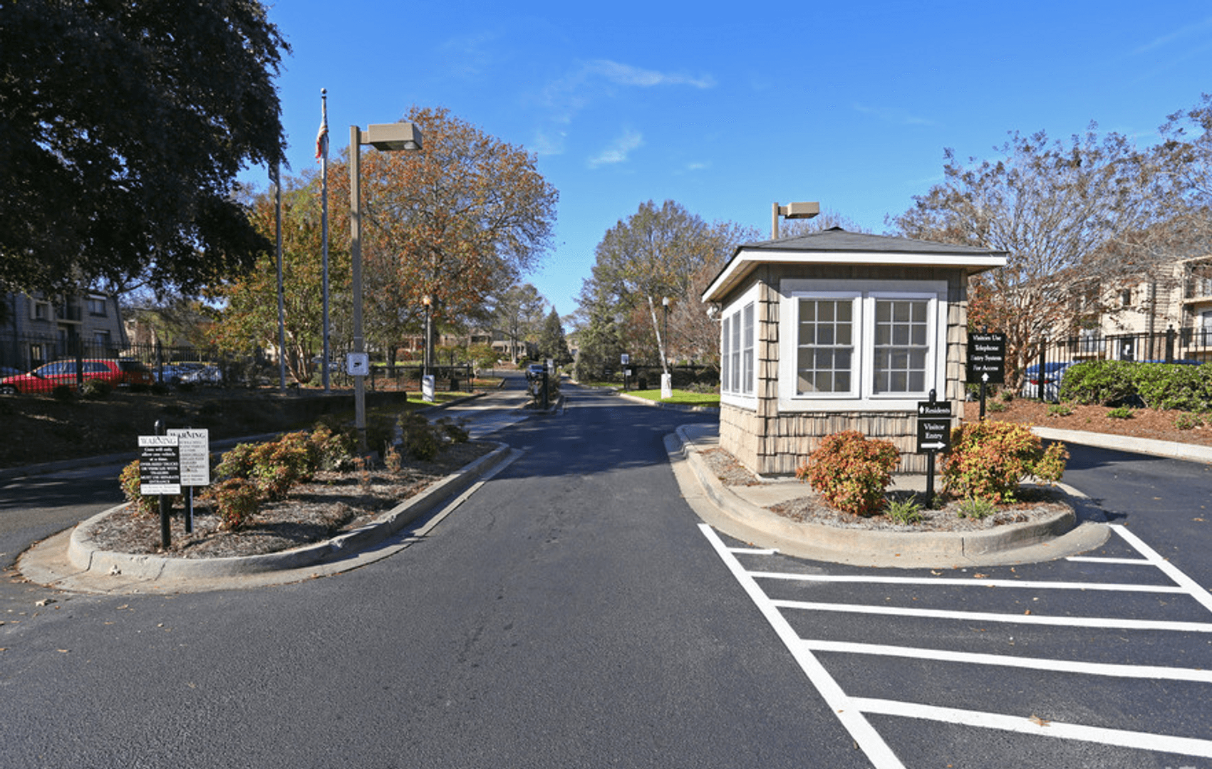 Columbia Apartment: 404 Old Manor Road