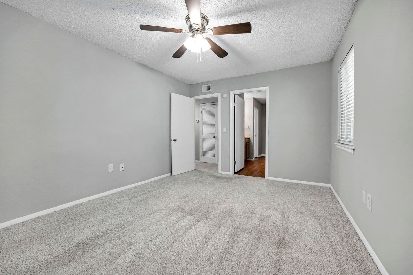 Columbia Apartment: 6530 Davidson Road B8