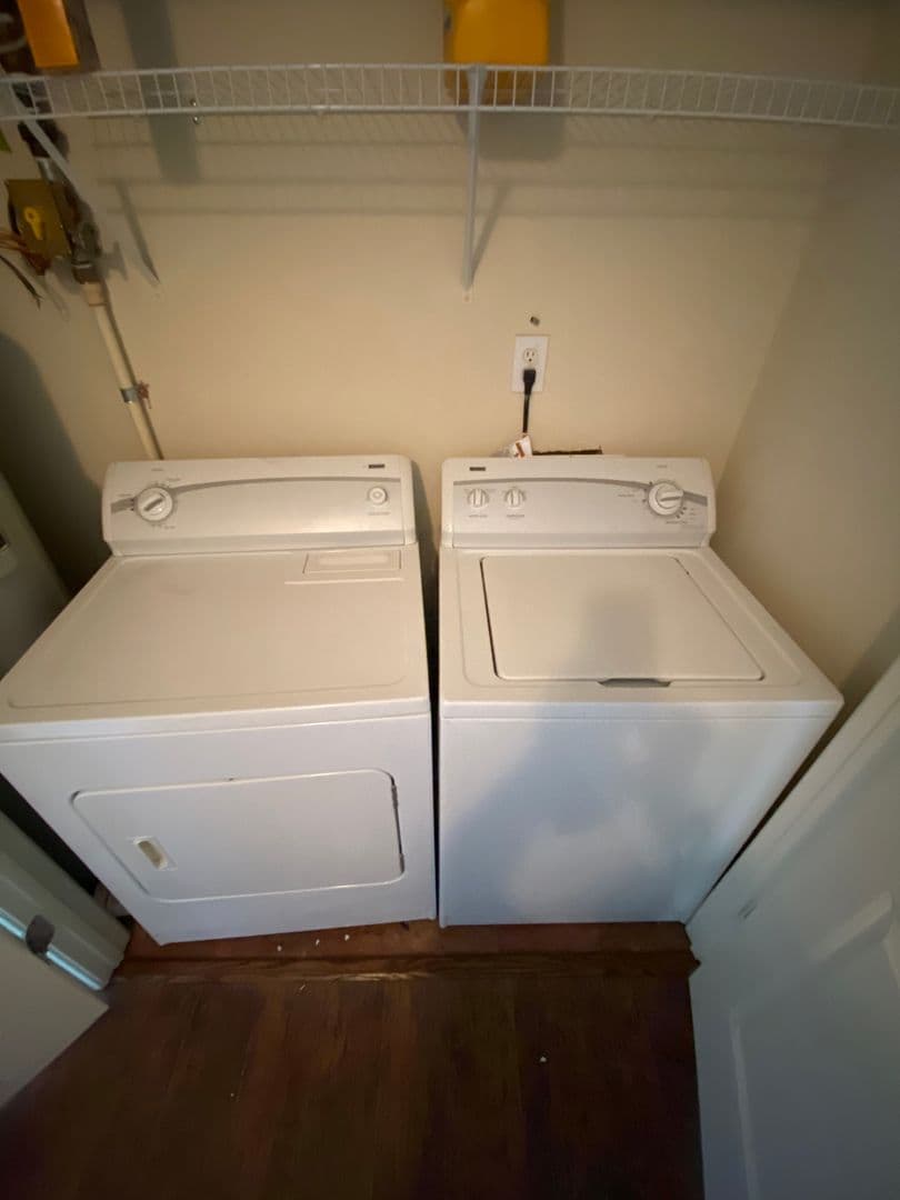 Columbia Apartment: 1929 Bluff Road