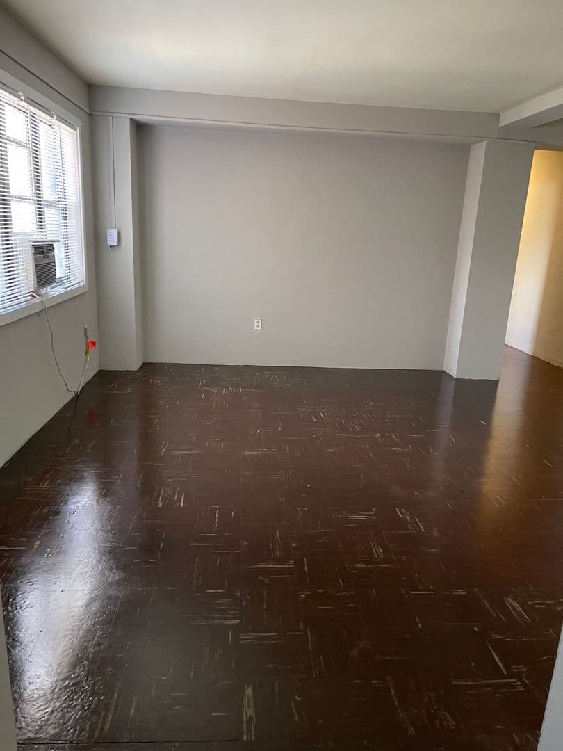 Columbia Apartment: 1230 Pendleton Street