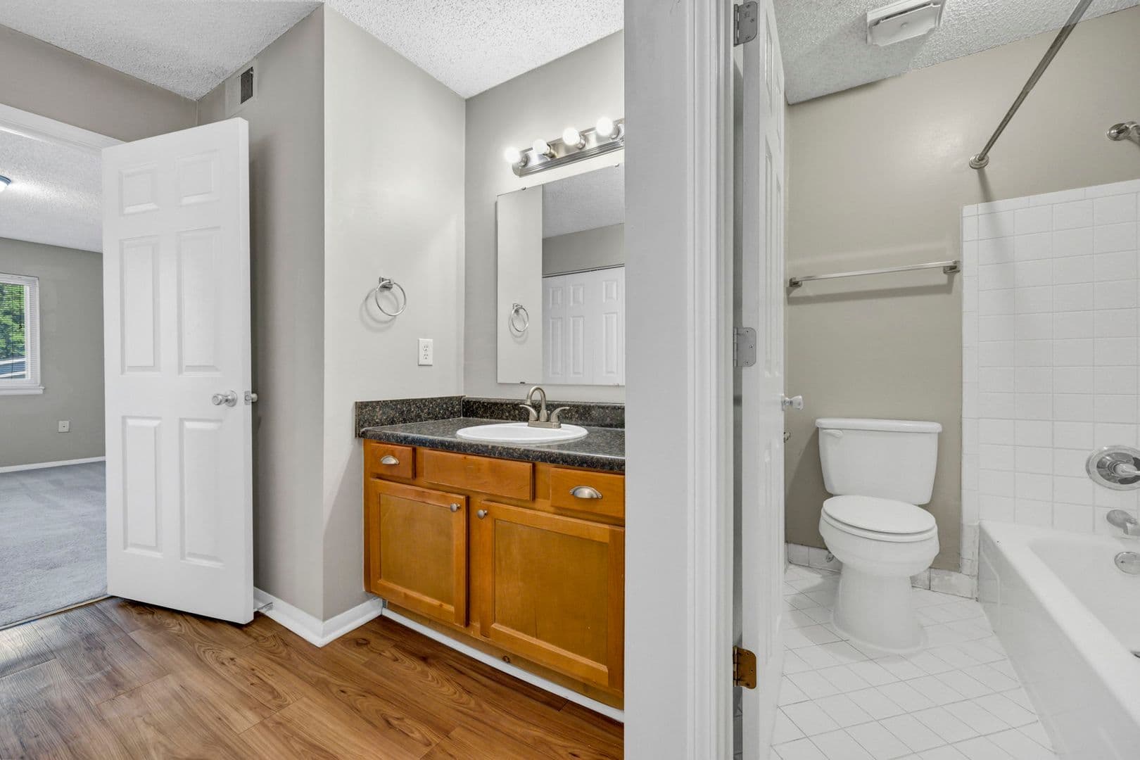 Columbia Apartment: 6530 Davidson Road C8