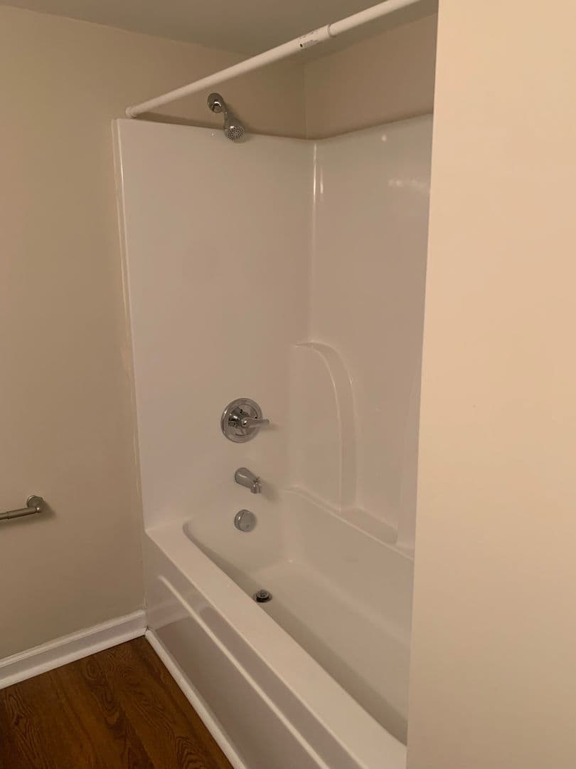 Columbia Apartment: 1420 Old Manor Road