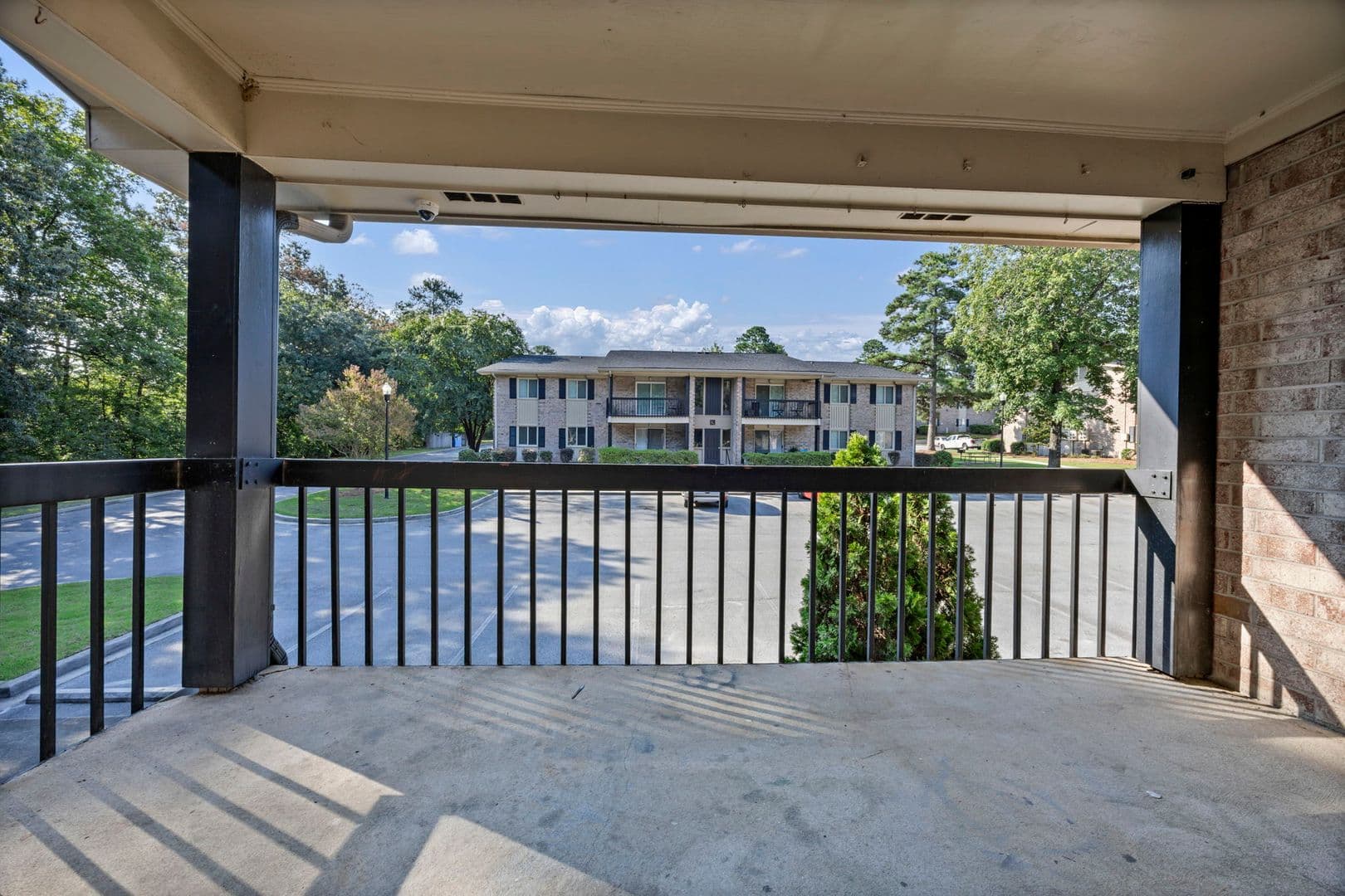 Columbia Apartment: 6530 Davidson Road M5