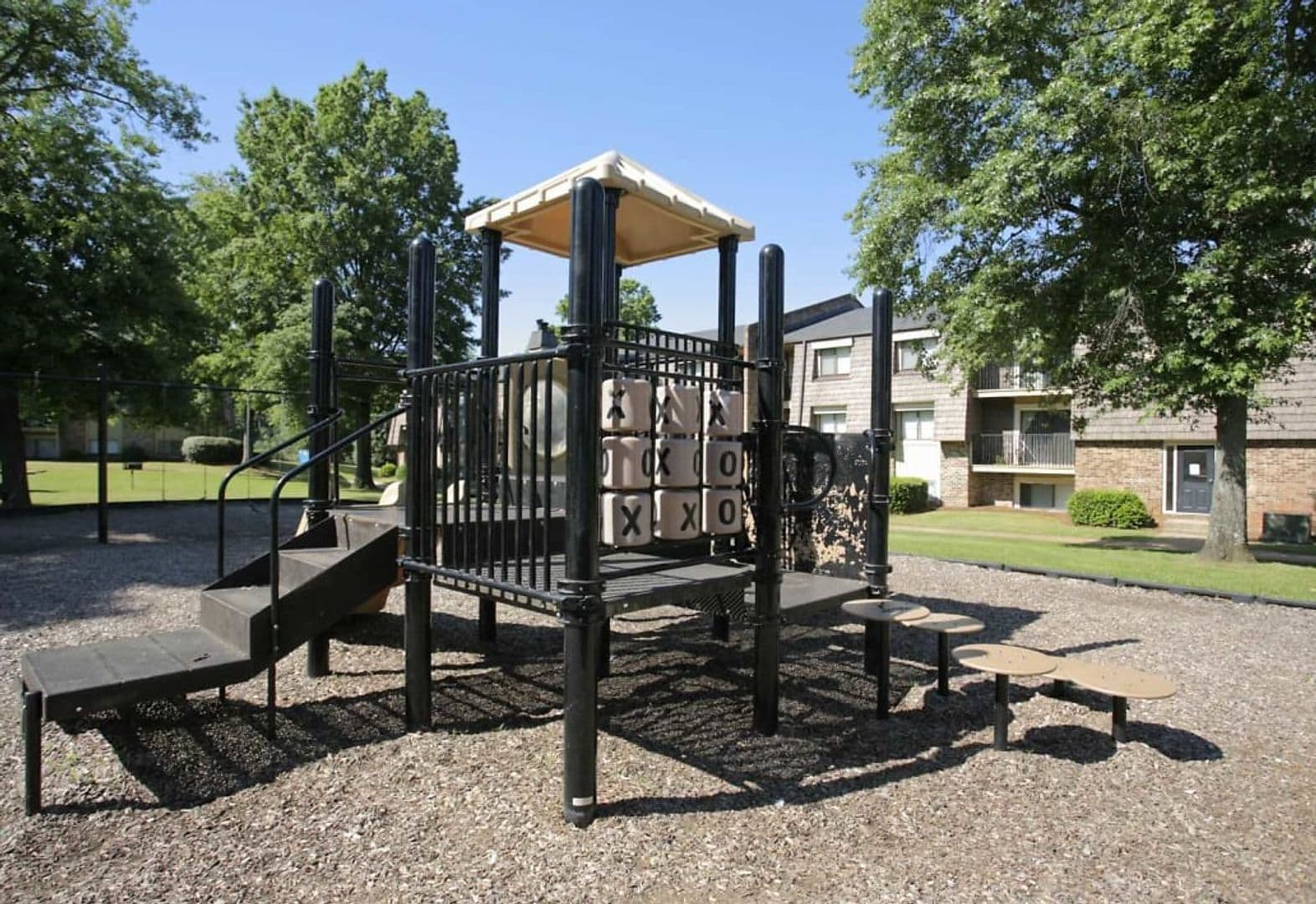 Columbia Apartment: 820 Old Manor Road