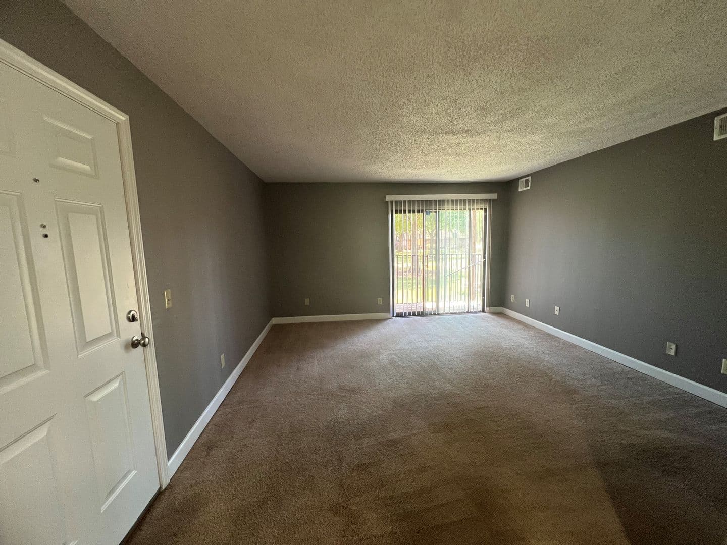 Columbia Apartment: 820 Old Manor Road
