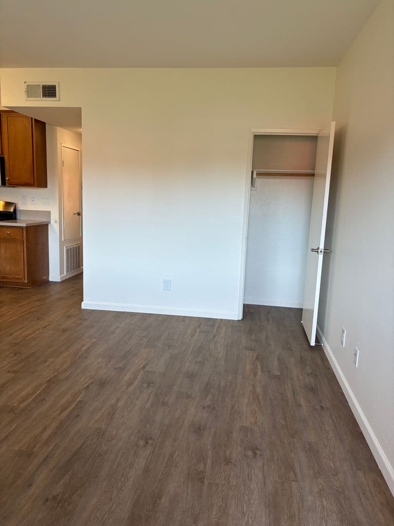 National City Apartment: 840 Palm Ave