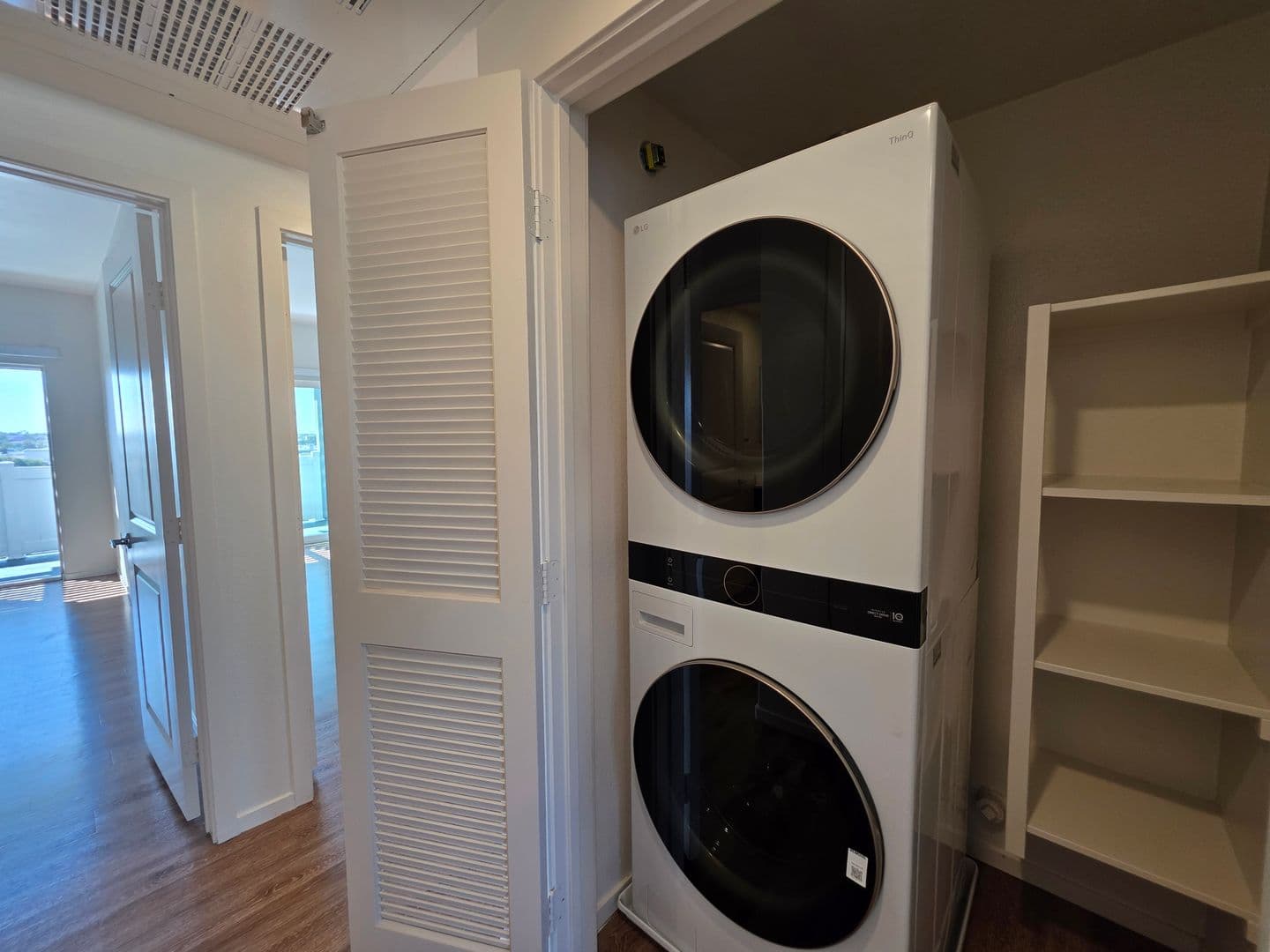 National City Apartment: 142 E 31st Street