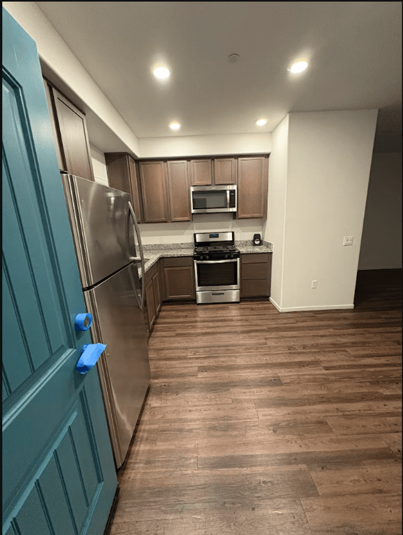 National City Apartment: 142 E 31st Street