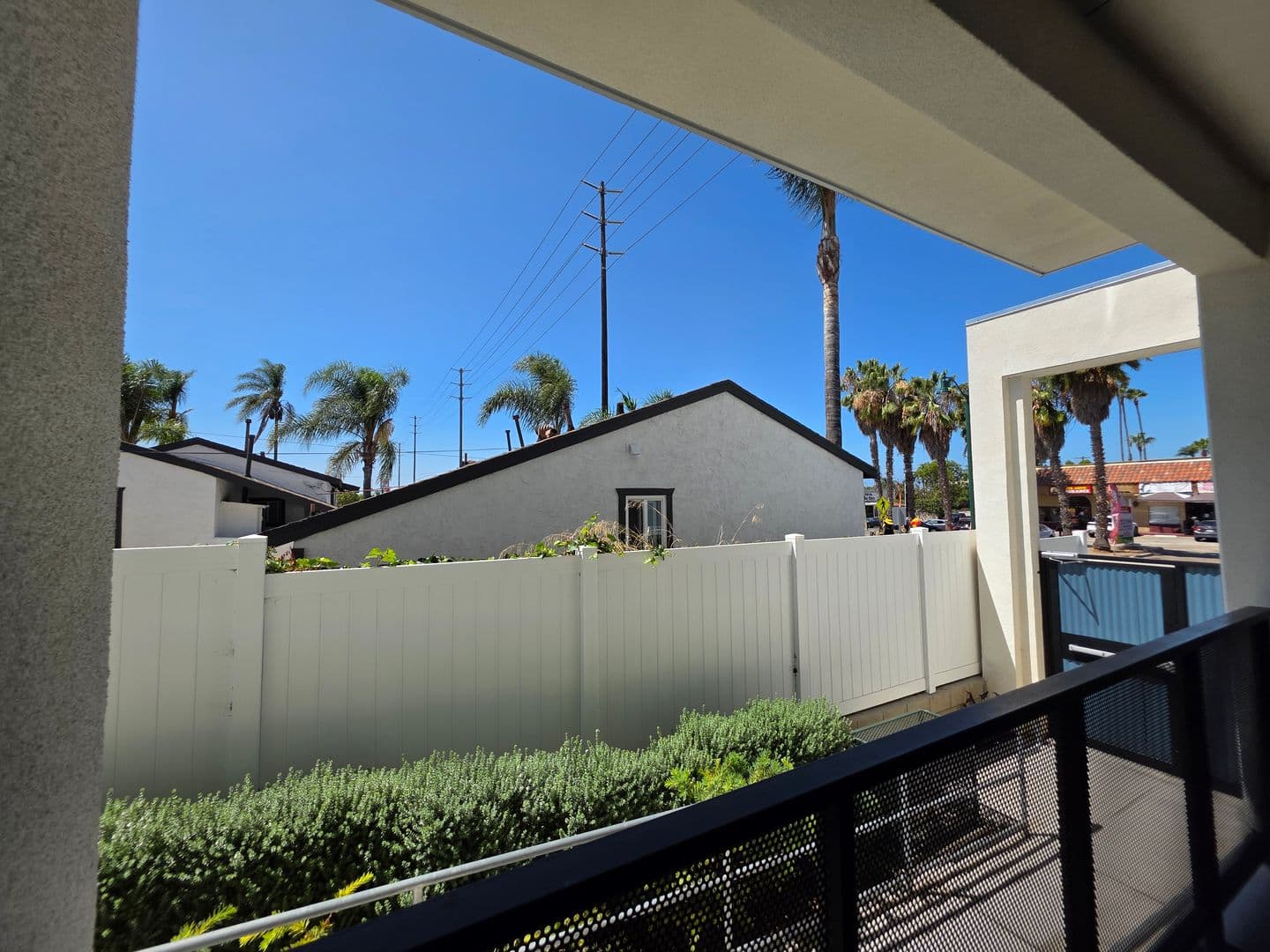 National City Apartment: 611 Highland Avenue