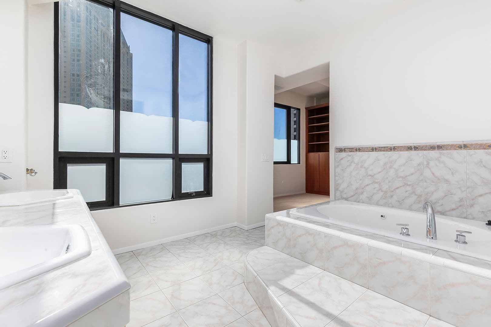San  Diego Condo: 611 G Street Unit #321