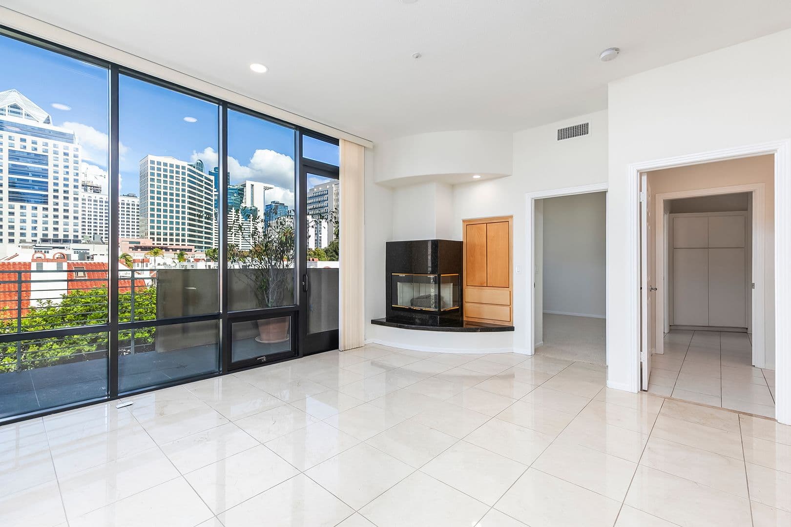 San  Diego Condo: 611 G Street Unit #321