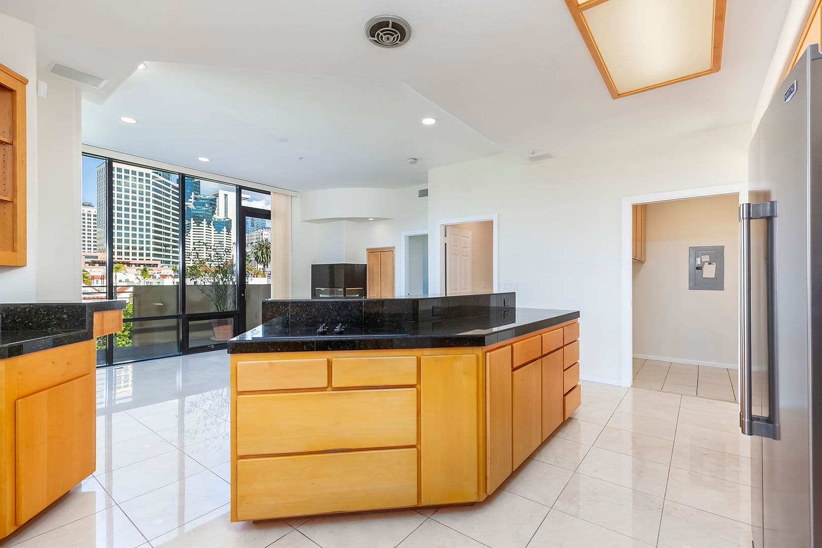San  Diego Condo: 611 G Street Unit #321