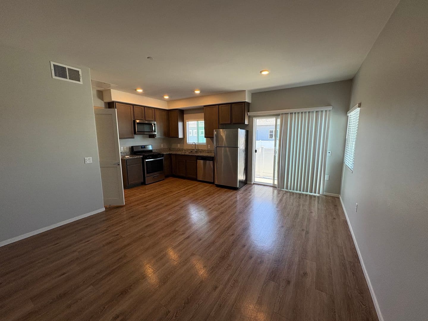 National City Apartment: 142 E 31st Street