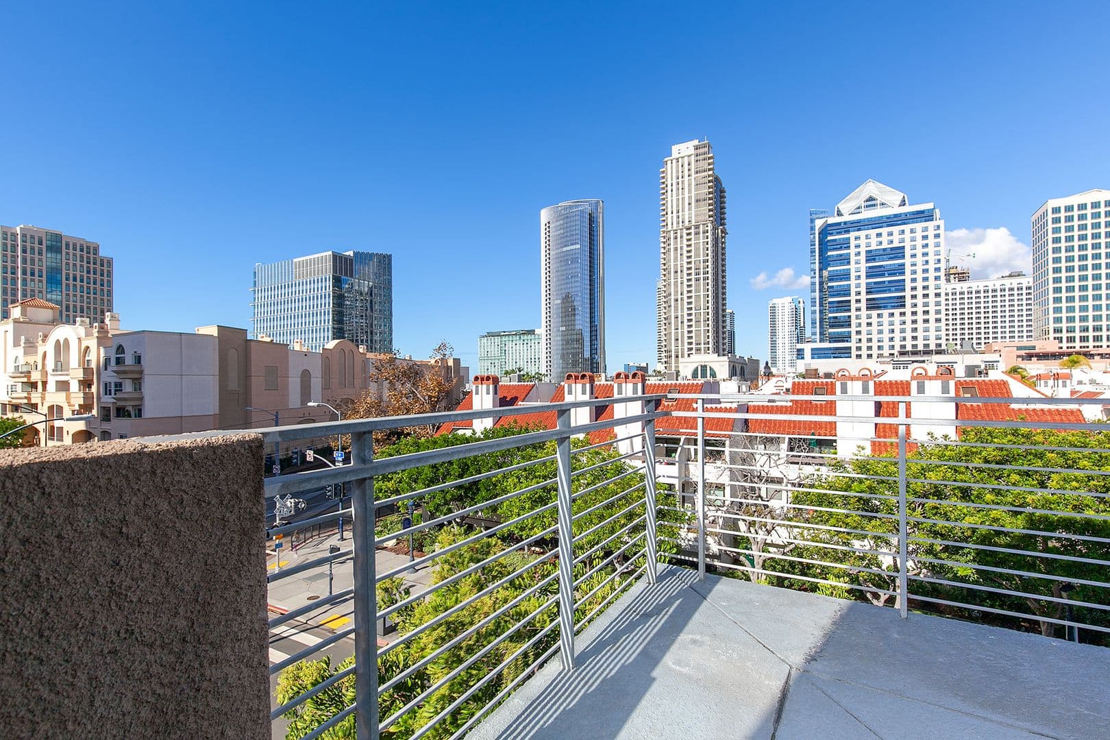San  Diego Condo: 611 G Street Unit #321