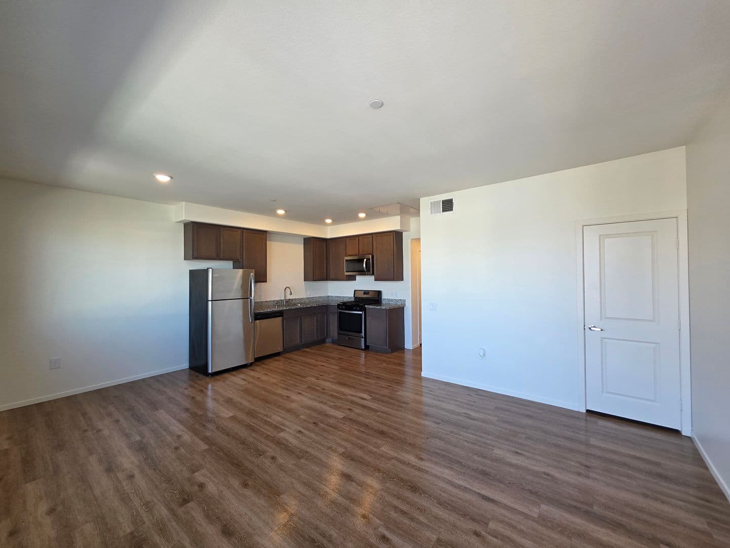 National City Apartment: 142 E 31st Street