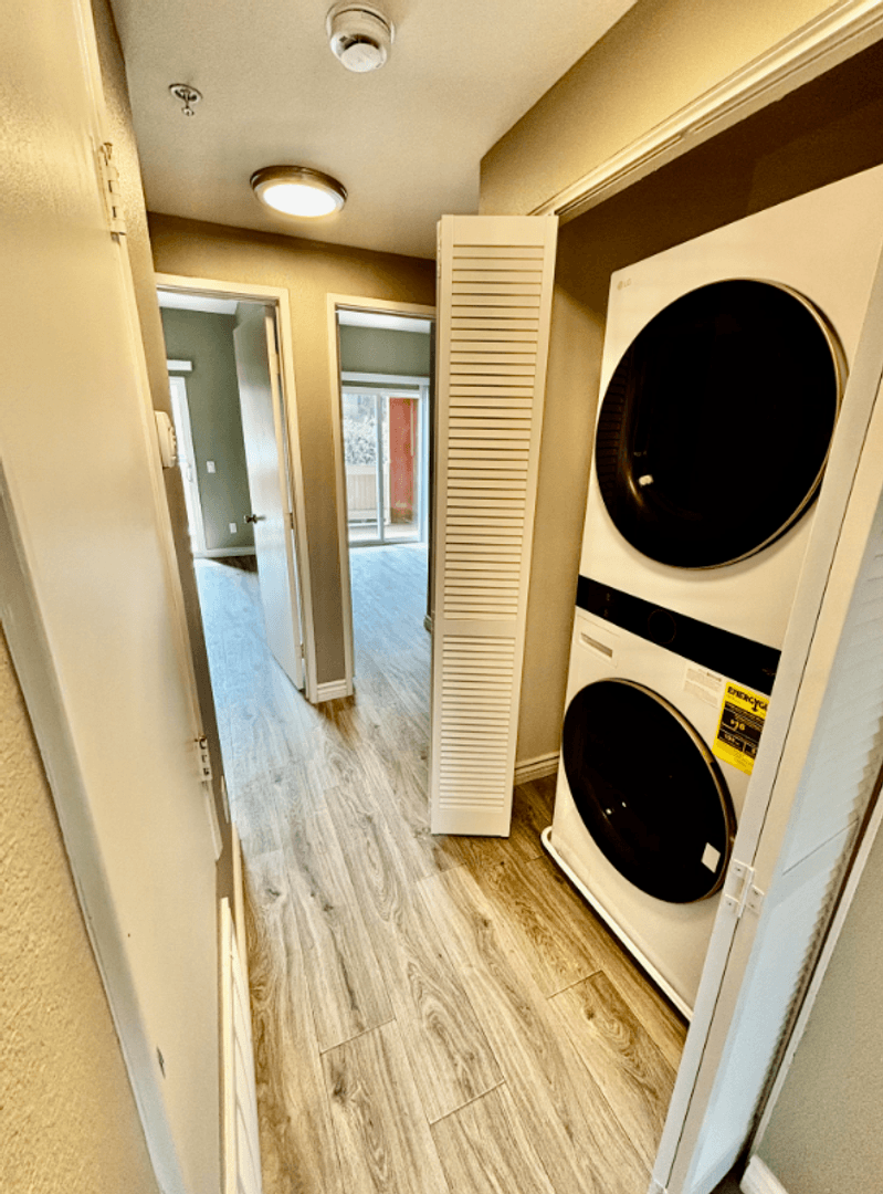 National City Apartment: 840 Palm Ave