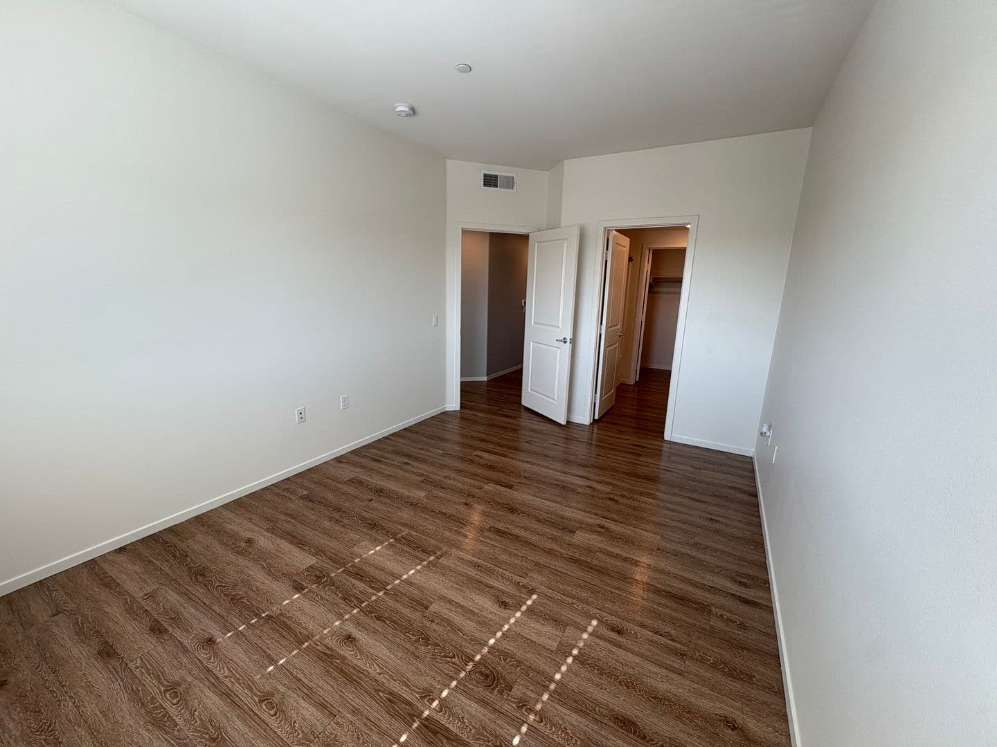 National City Apartment: 142 E 31st Street