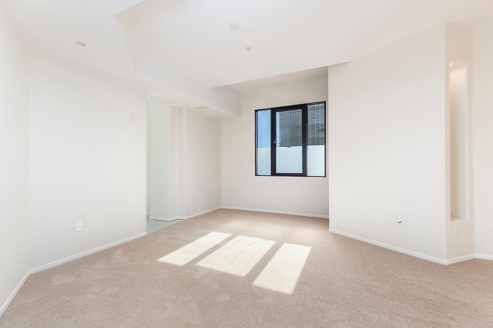 San  Diego Condo: 611 G Street Unit #321