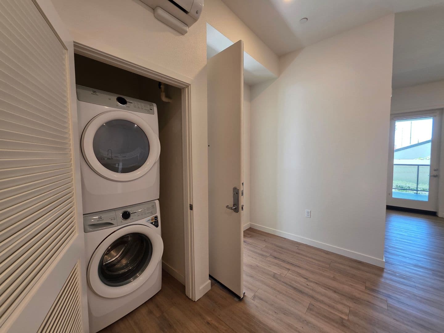 National City Apartment: 611 Highland Avenue