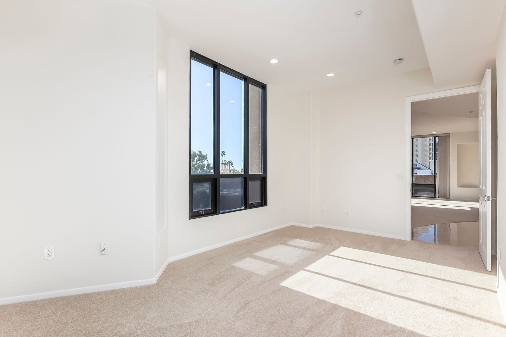 San  Diego Condo: 611 G Street Unit #321
