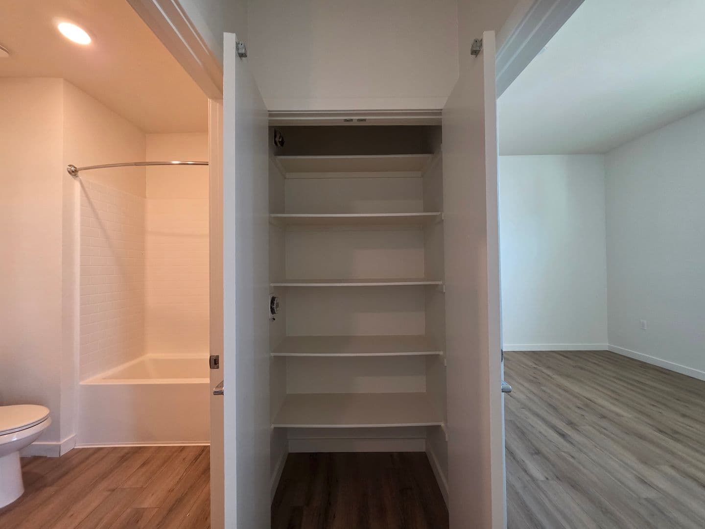 National City Apartment: 611 Highland Avenue