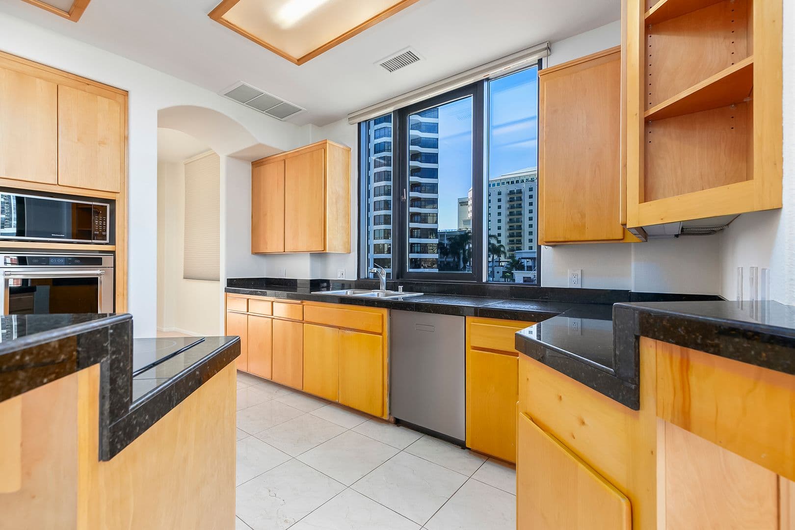 San  Diego Condo: 611 G Street Unit #321