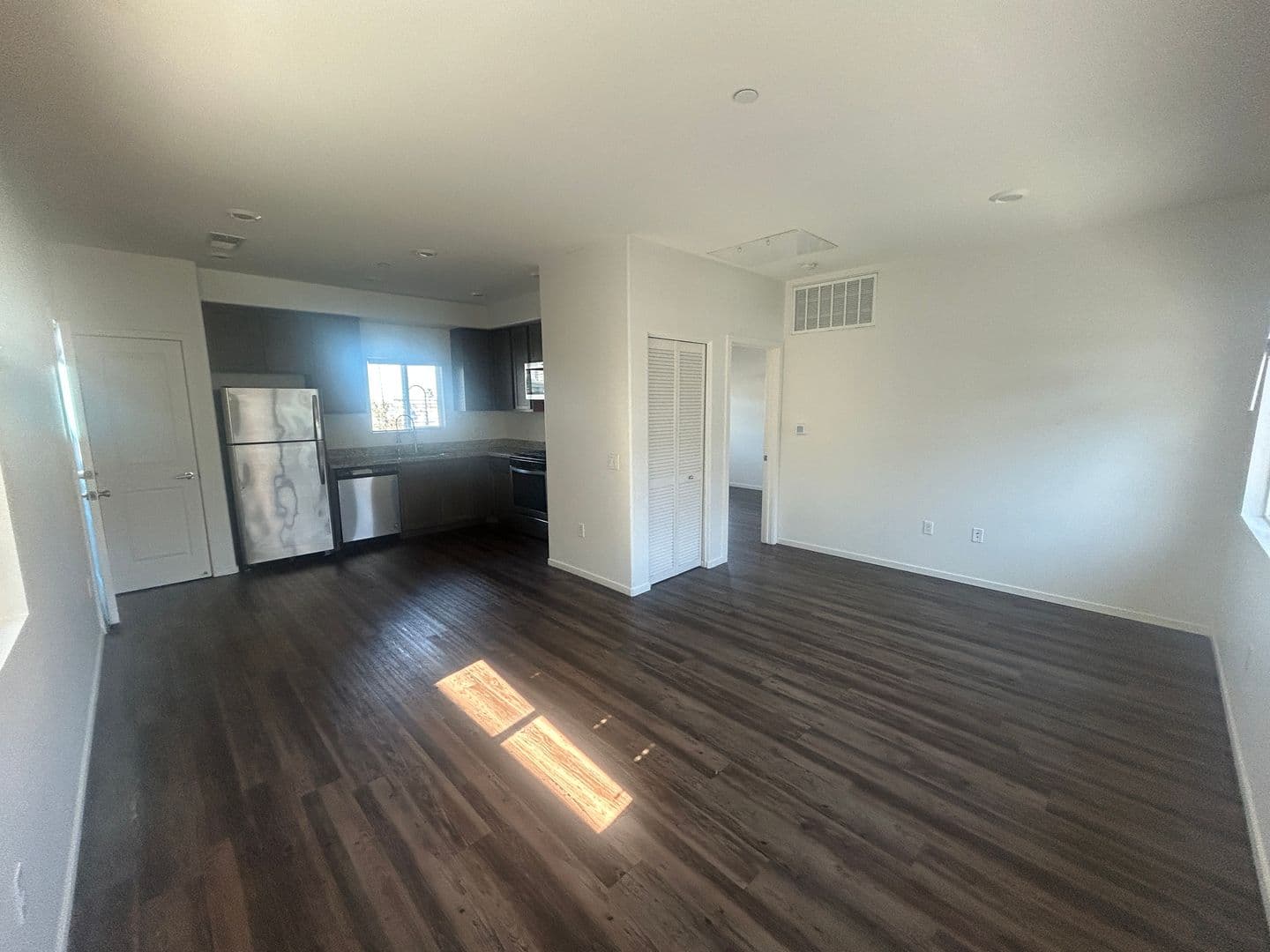 National City Apartment: 142 E 31st Street
