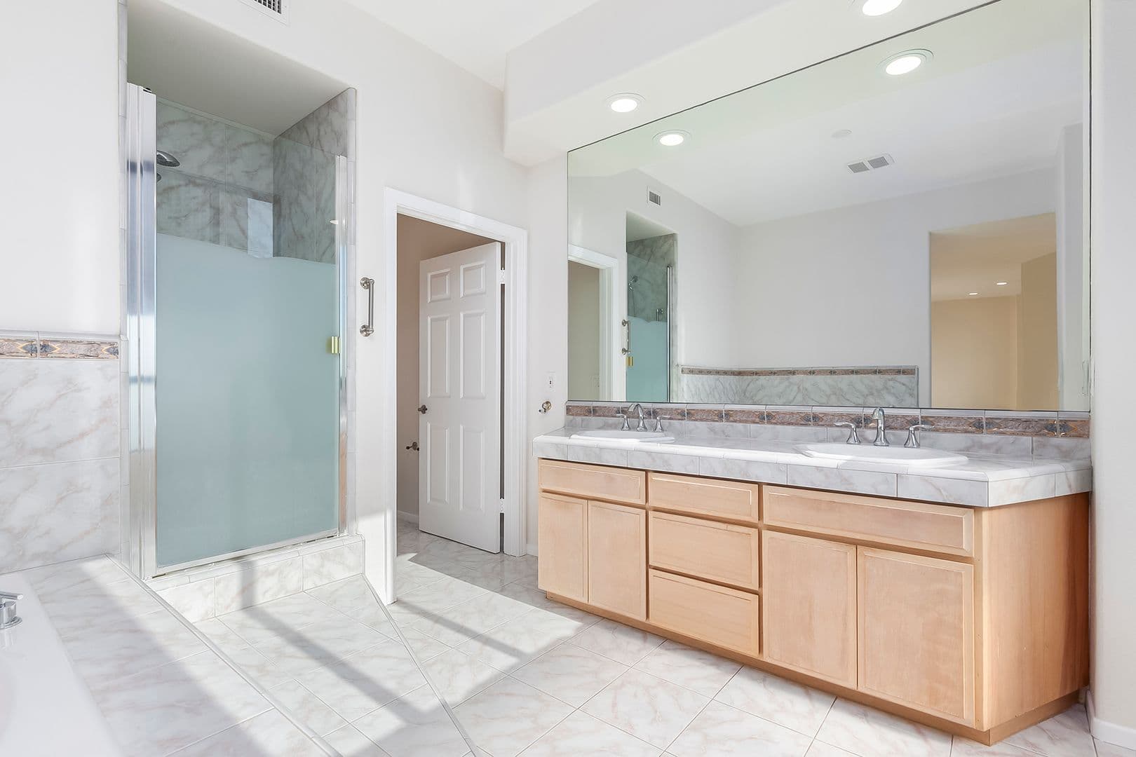 San  Diego Condo: 611 G Street Unit #321