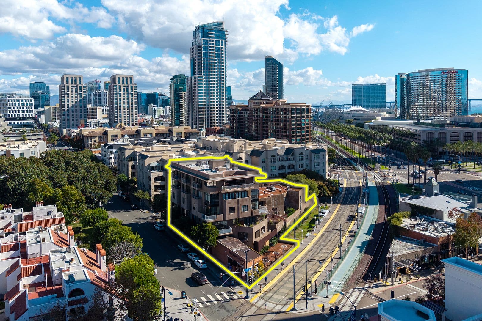 San  Diego Condo: 611 G Street Unit #321