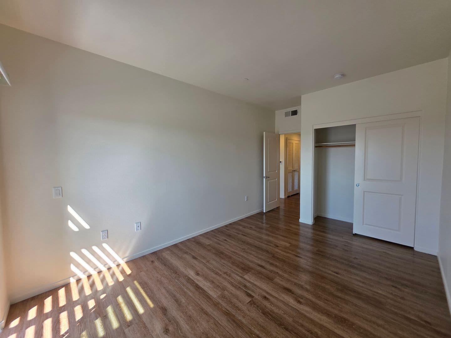 National City Apartment: 142 E 31st Street