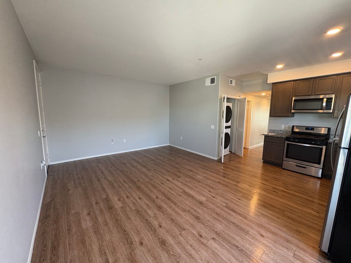 National City Apartment: 142 E 31st Street