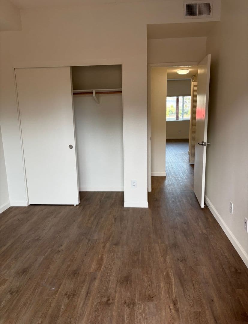 National City Apartment: 840 Palm Ave