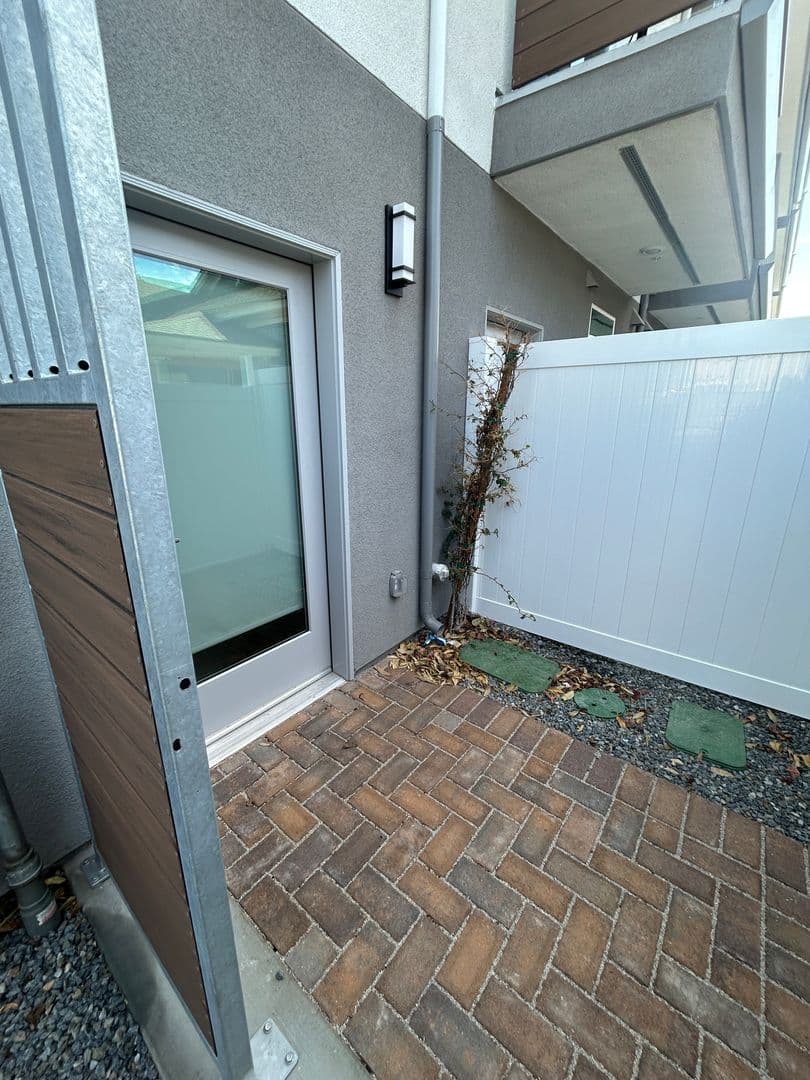 San Diego Apartment: 2435 Imperial Ave