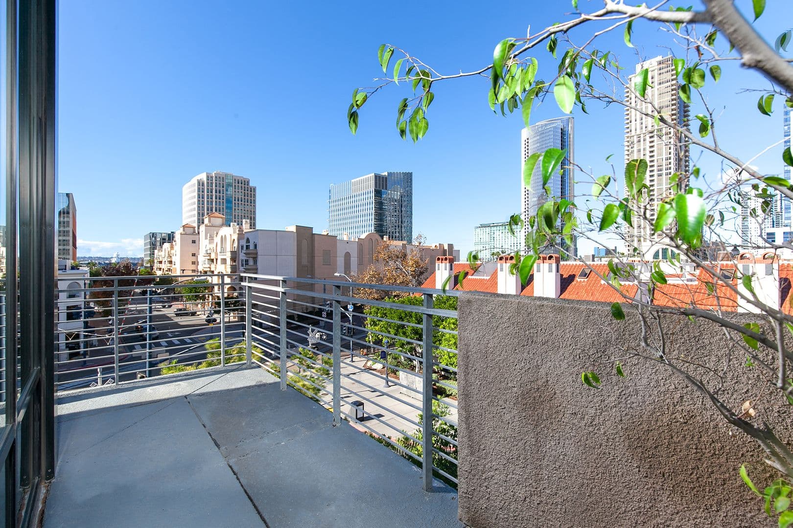 San  Diego Condo: 611 G Street Unit #321