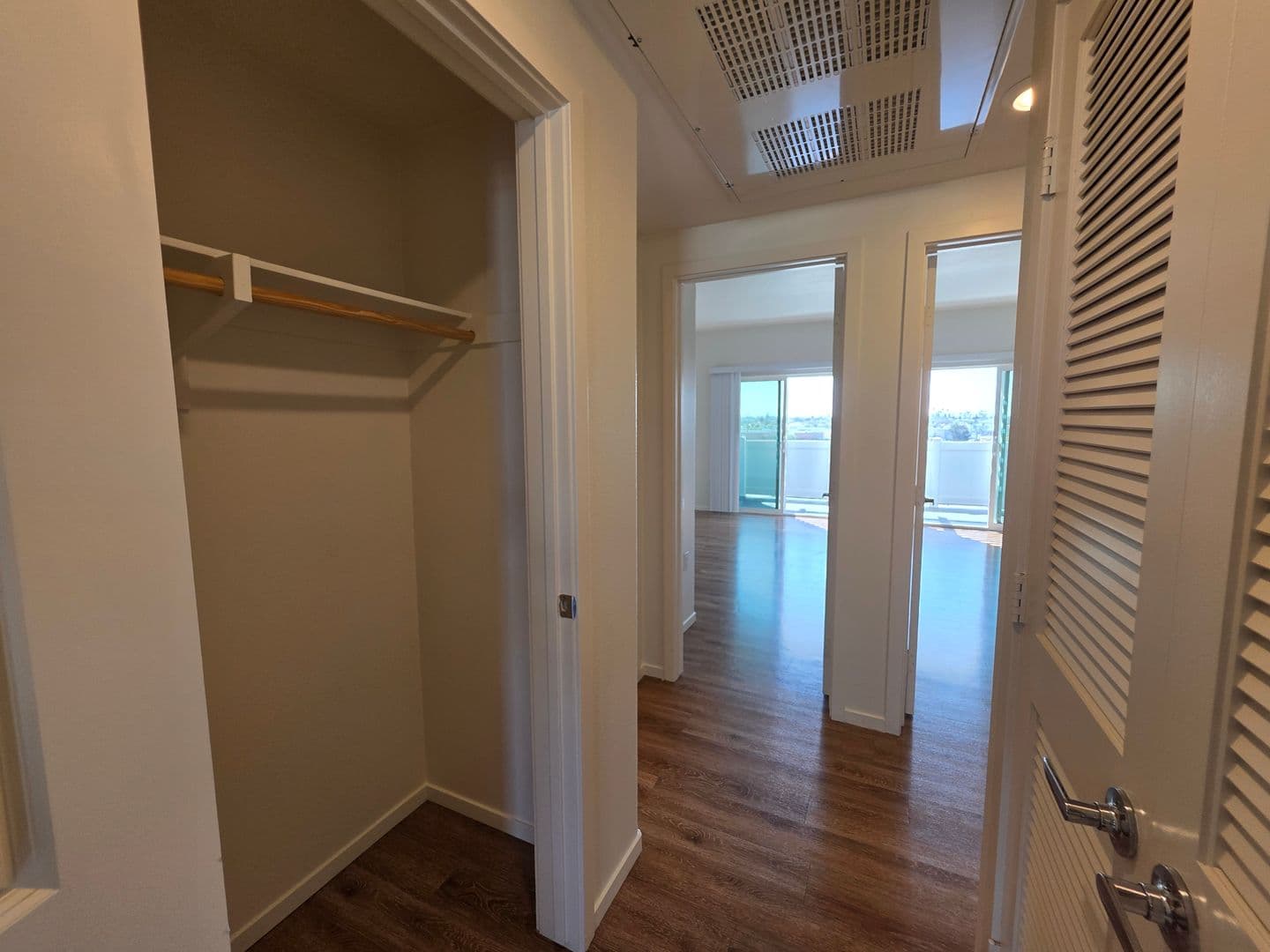 National City Apartment: 142 E 31st Street