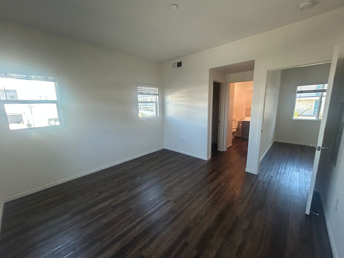 National City Apartment: 142 E 31st Street