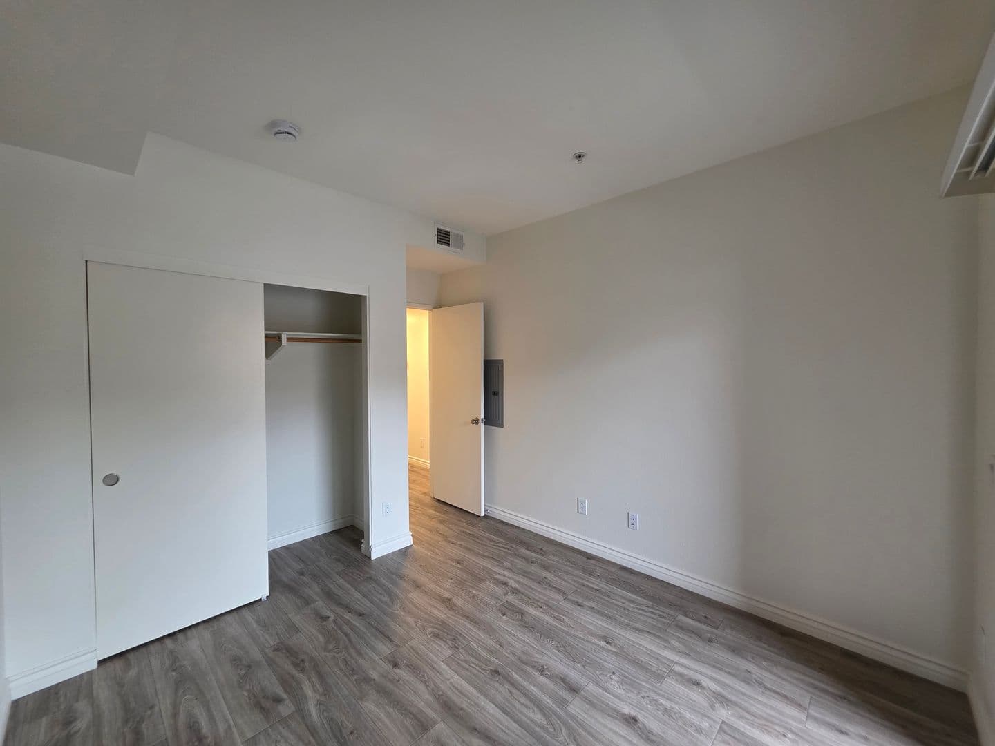 National City Apartment: 840 Palm Ave