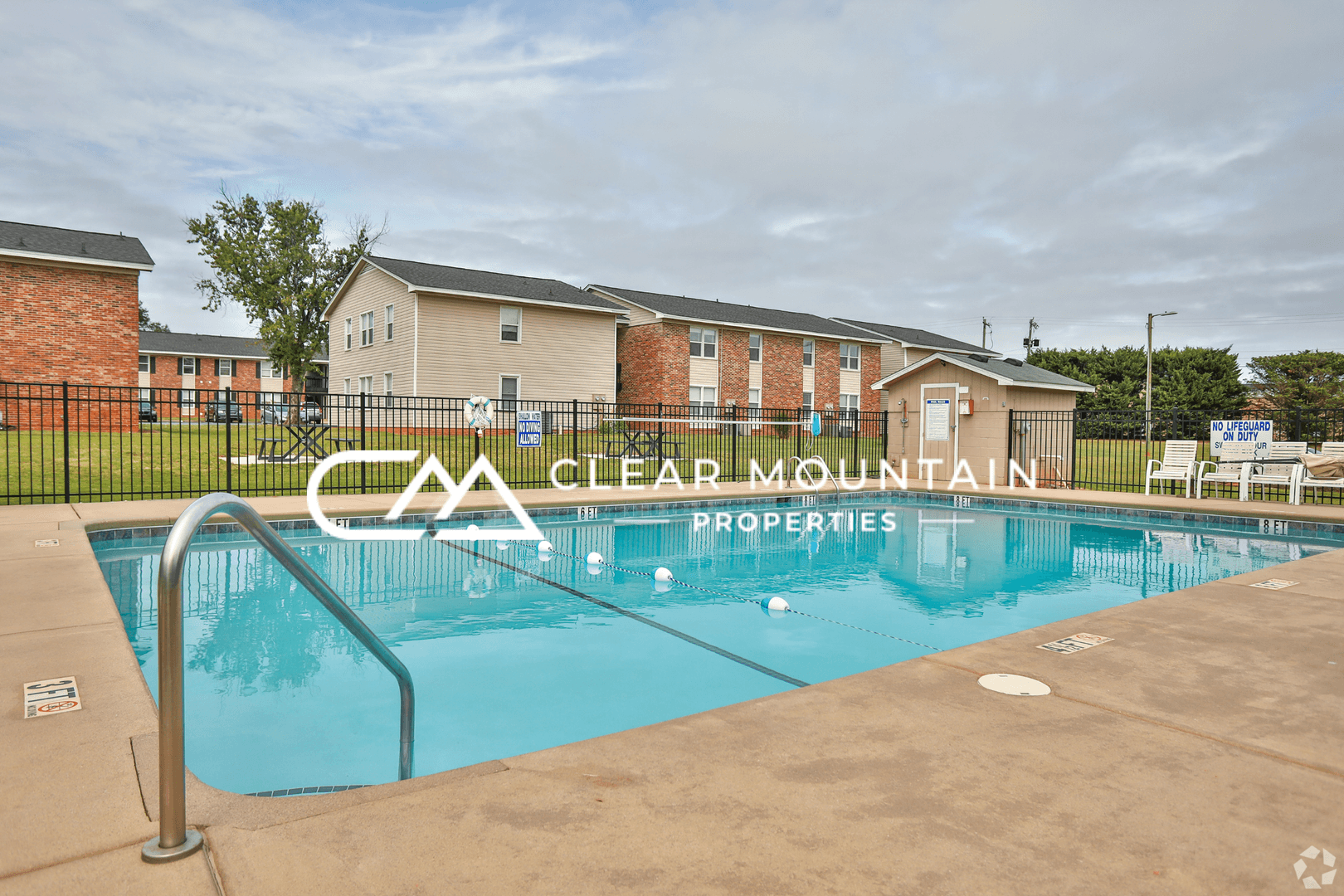 Greer Apartment: 1102 W Poinsett St